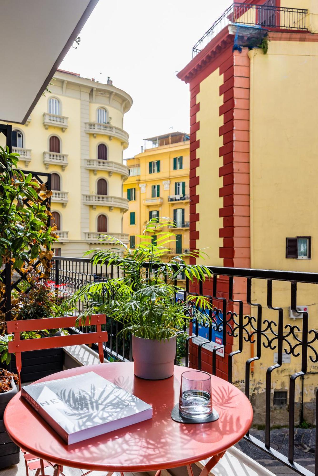 Mh Suites Plebiscito Neapel Exterior foto